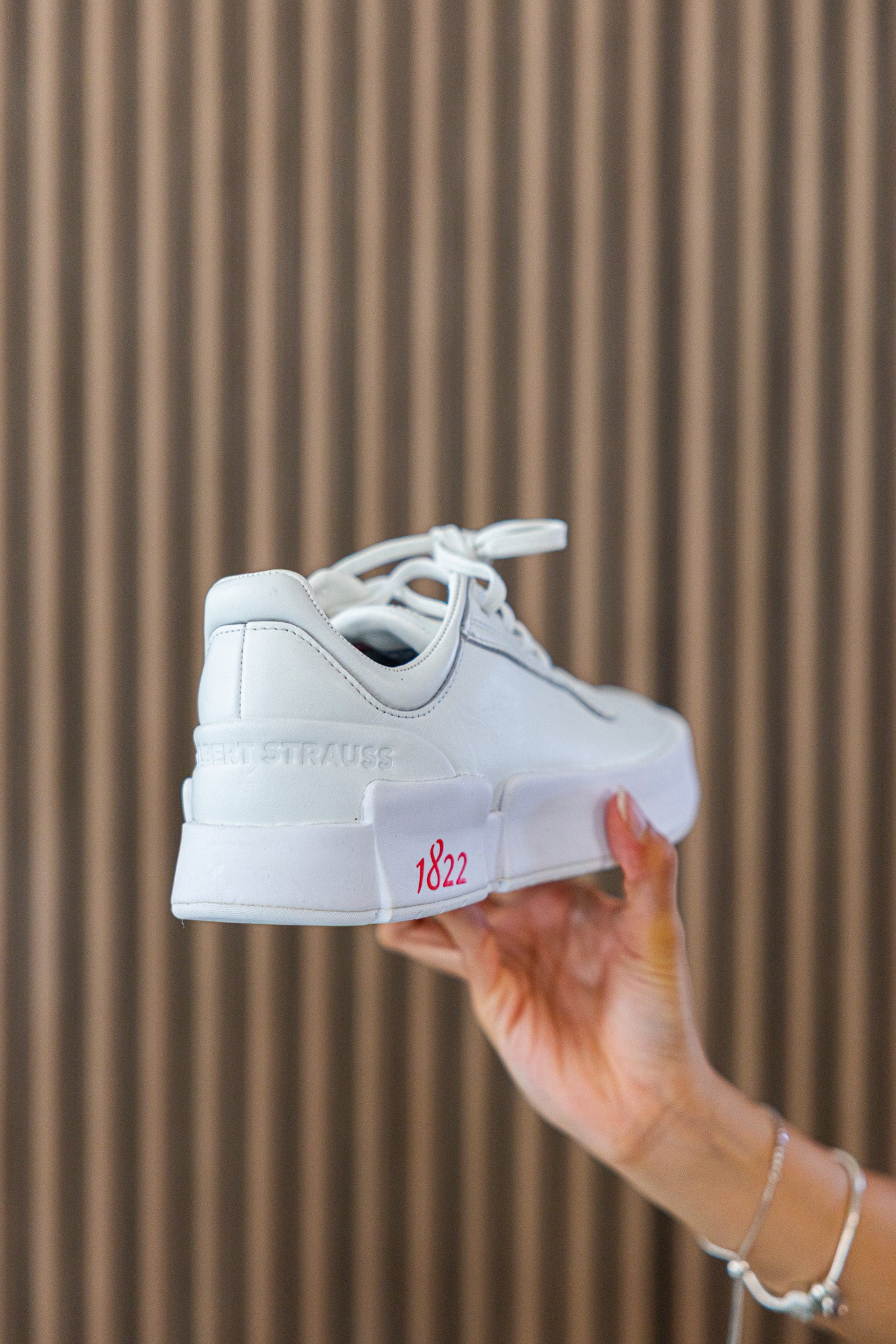 Sneaker Strauss